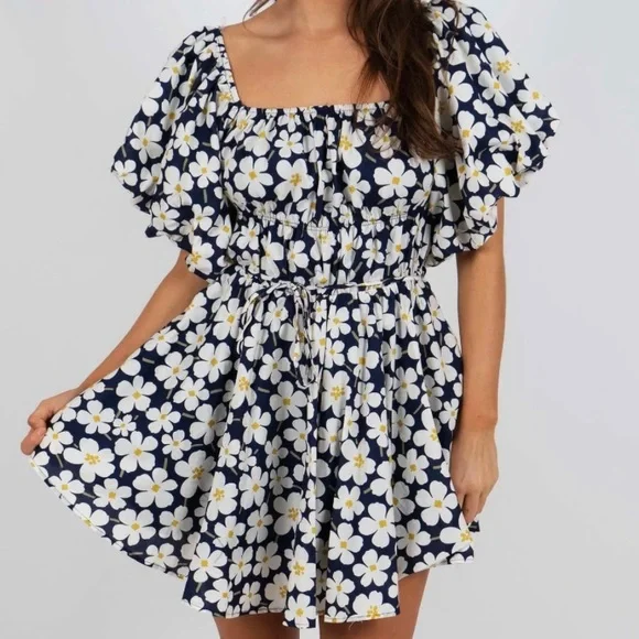 Altard State floral dress! Babydoll sleeves and square neck! - Picture 2 of 3